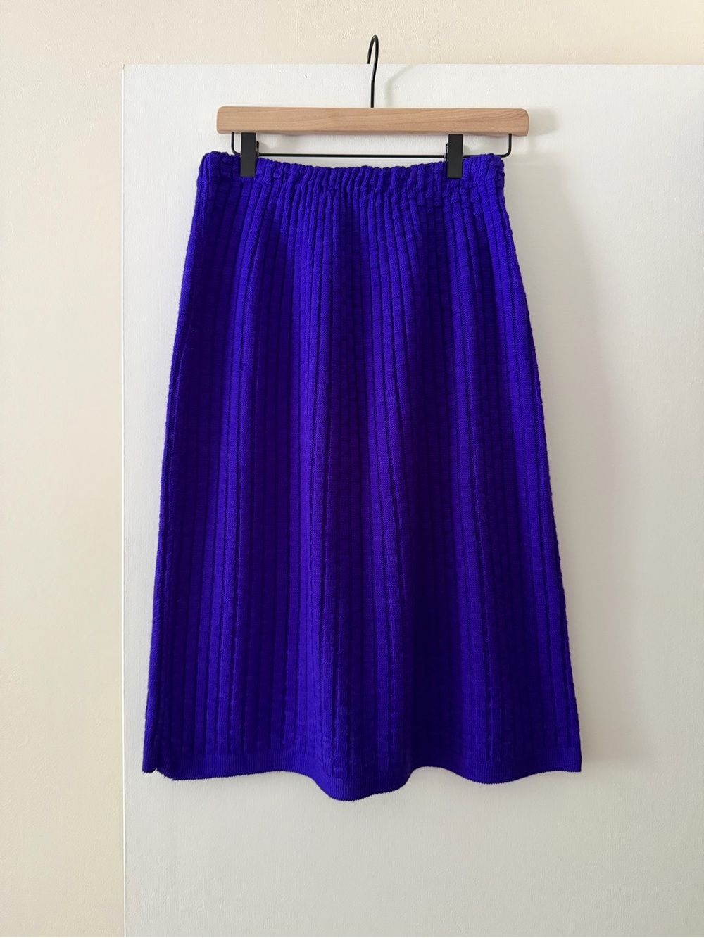 Women's Vintage Ribbed Knit Midi Skirt - Deep Purple